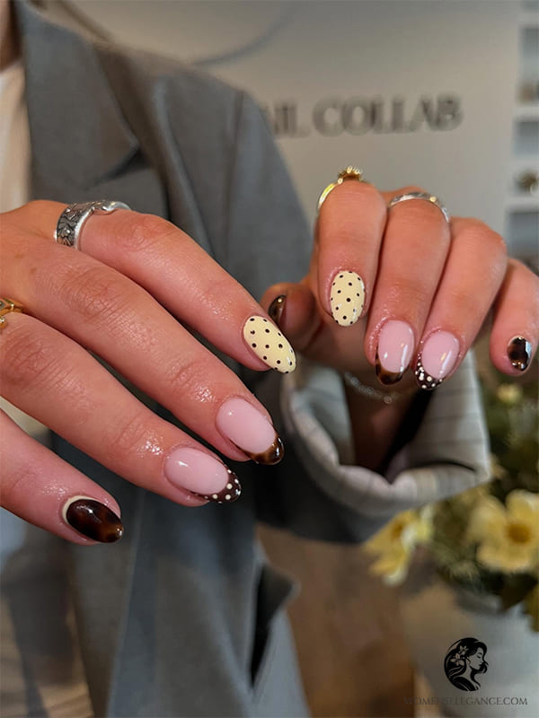 Cute Spring Nails with Tiny Points Accents