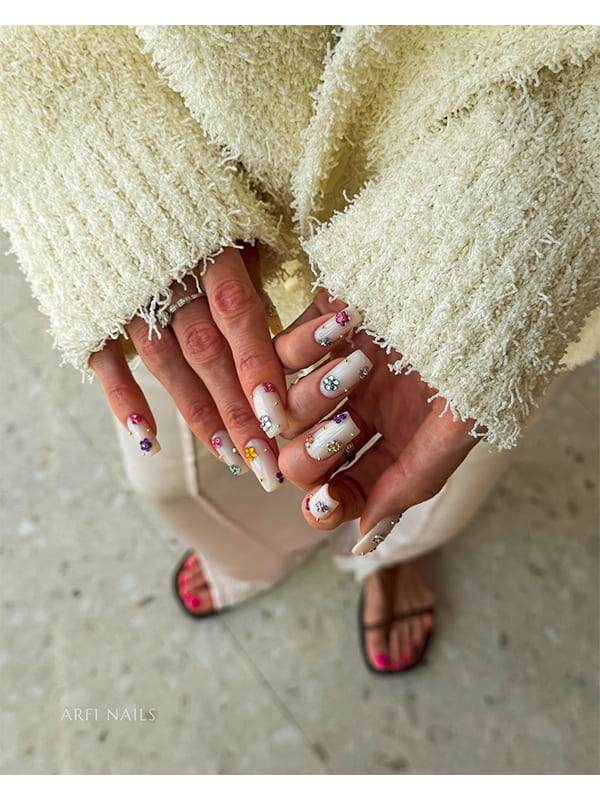 Glossy Bead Daisy Accent