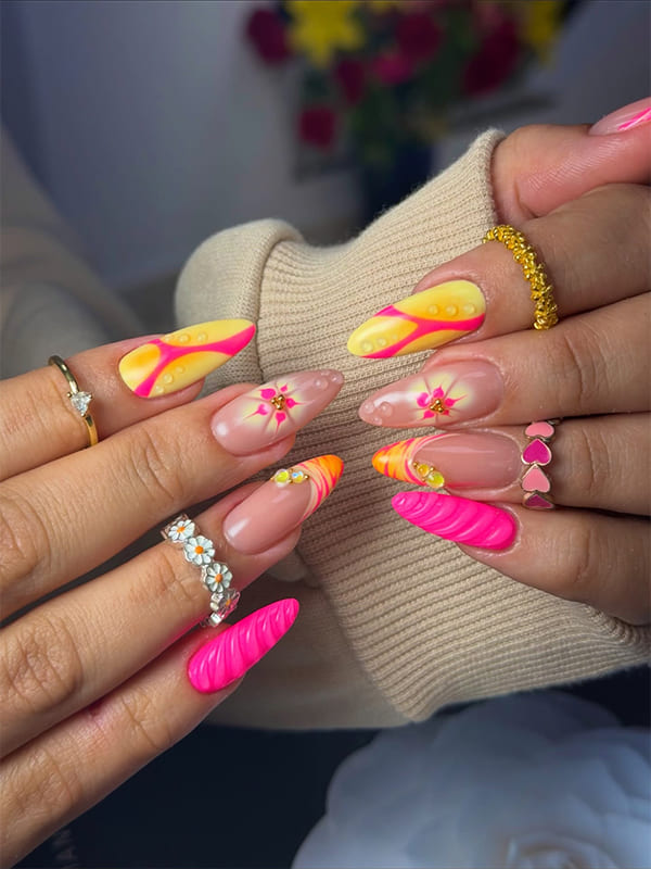 Lemon Yellow Tips for a Sunny Look