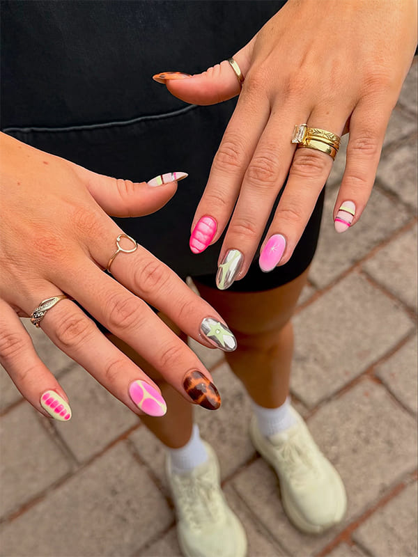 Soft Ombre Spring Nails in Pink and Peach Tones