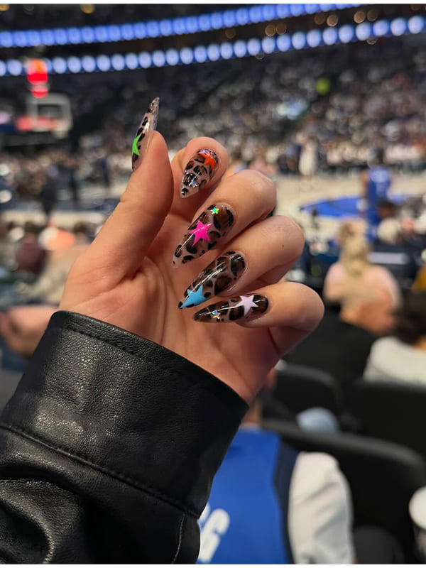 brown winter nail inspo