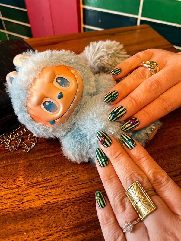 green and white winter nails