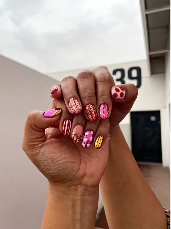 winter almond nail ideas