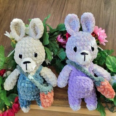 crochet-farmer-bunny-with-carrot-bag-free-amigurumi-pattern