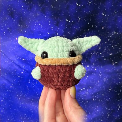 free-crochet-baby-grogu-amigurumi-pattern