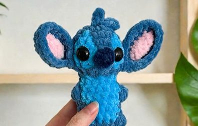 mini-and-cute-crochet-blue-alien-amigurumi-free-pattern