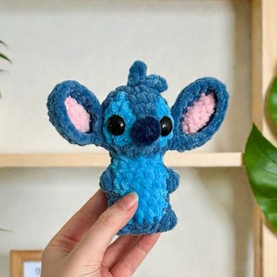 mini-and-cute-crochet-blue-alien-amigurumi-free-pattern
