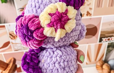 seahorse-with-flowers-free-amigurumi-crochet-pattern
