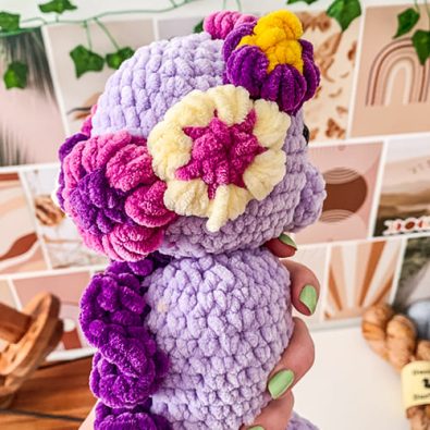 seahorse-with-flowers-free-amigurumi-crochet-pattern