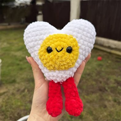 sunny-pop-eggie-free-amigurumi-egg-crochet-pattern-with-cute-legs